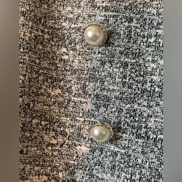 Blazer - Picture 3 of 4